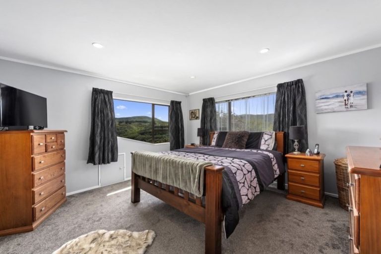 Photo of property in 13 Whitechapel Grove, Stokes Valley, Lower Hutt, 5019