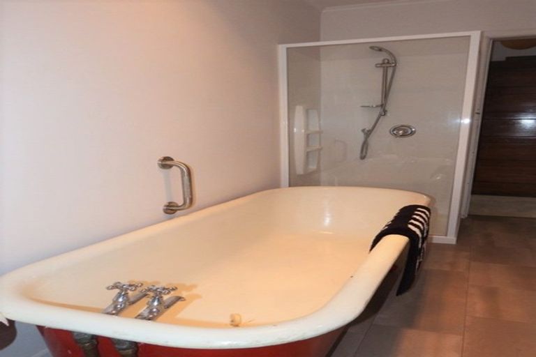 Photo of property in 7 Rangatira Road, Hunterville, 4730