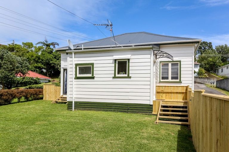 Photo of property in 43 Lorna Street, Lynmouth, New Plymouth, 4310