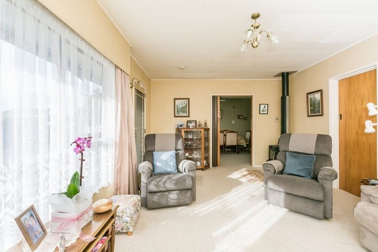 Photo of property in 2/17 Ngarimu Crescent, Taradale, Napier, 4112