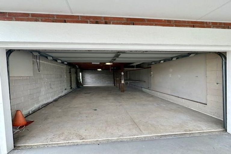 Photo of property in 1/42 Evelyn Place, Hillcrest, Auckland, 0627