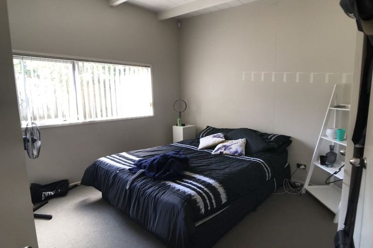 Photo of property in 10 Jonathan Place, Sunnynook, Auckland, 0620