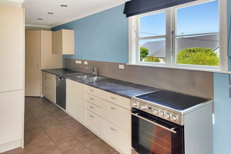 Photo of property in 1 Fleet Grove, Korokoro, Lower Hutt, 5012