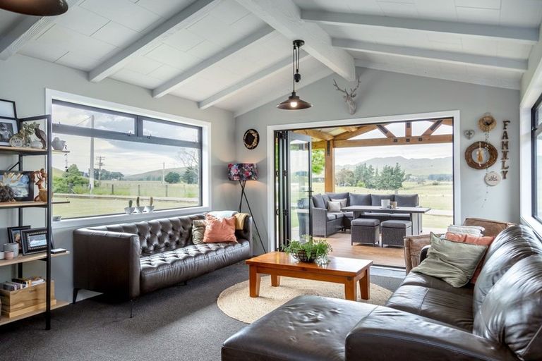 Photo of property in 1008 Cowper Road, Dannevirke, 4976