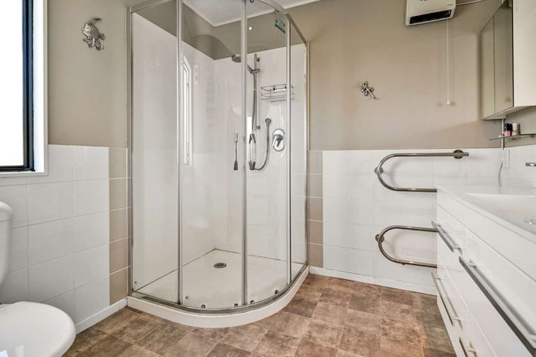 Photo of property in 5 Totara Street, Taradale, Napier, 4112