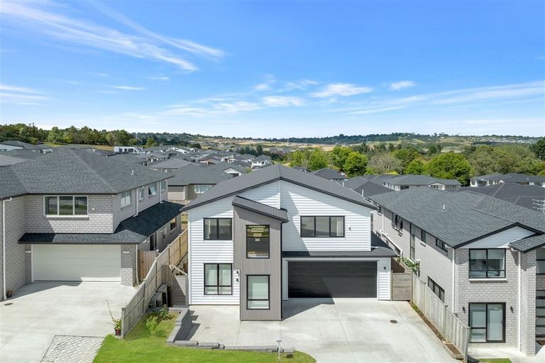 Photo of property in 35 Tinaku Road, Flat Bush, Auckland, 2019