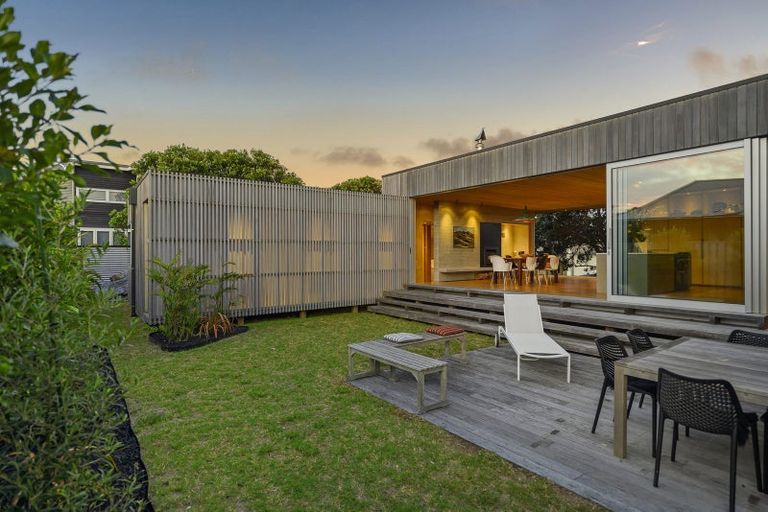 Photo of property in 19 Lagoon Way, Omaha, 0986