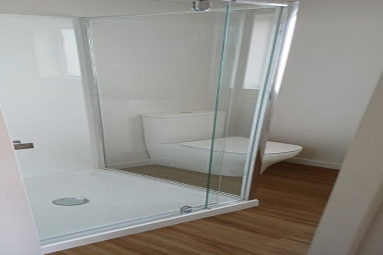 Photo of property in 5 Craig Place, Redwood, Christchurch, 8051