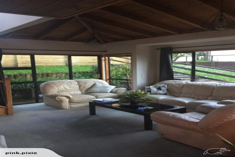 Photo of property in 1/86 Waimumu Road, Massey, Auckland, 0614