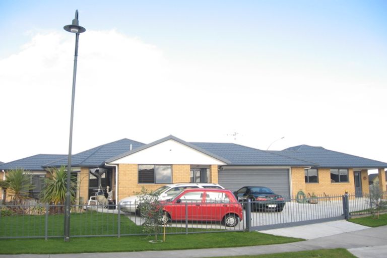 Photo of property in 12 Farringdon Avenue, Rototuna North, Hamilton, 3210