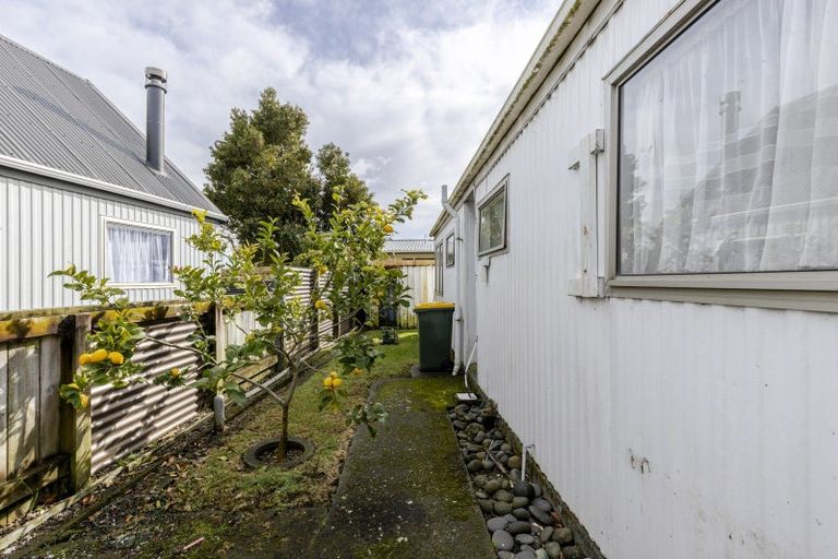 Photo of property in 9a Brierley Place, Marfell, New Plymouth, 4310