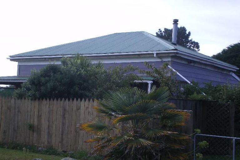 Photo of property in 3 Corbett Street, Hector, 7822