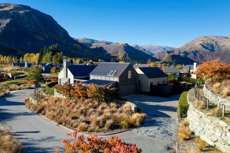 Photo of property in 10 Mica Ridge, Arrowtown, 9371
