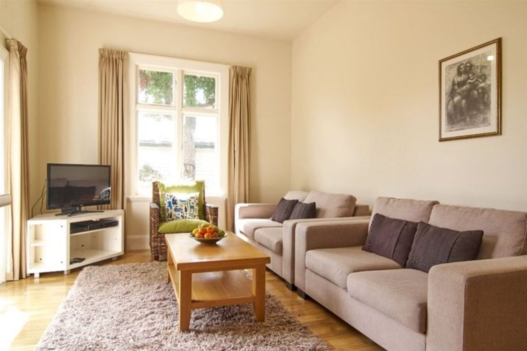 Photo of property in 11 Woodville Street, Edgeware, Christchurch, 8013