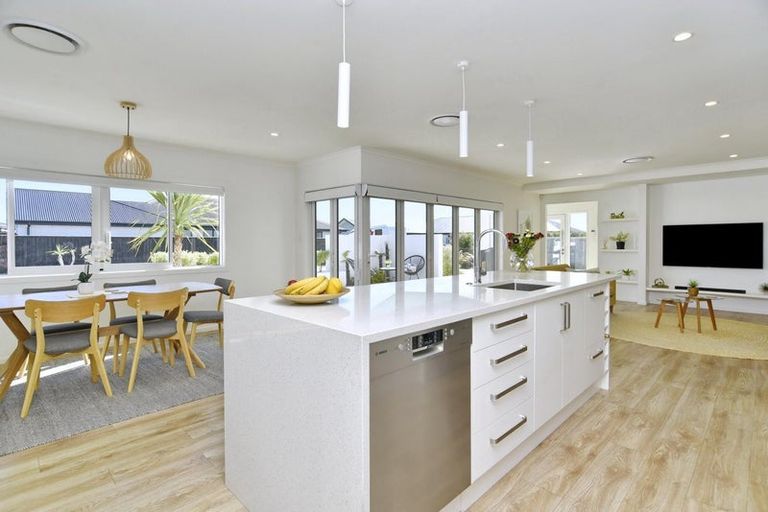 Photo of property in 11 Springbrook Close, Rangiora, 7400