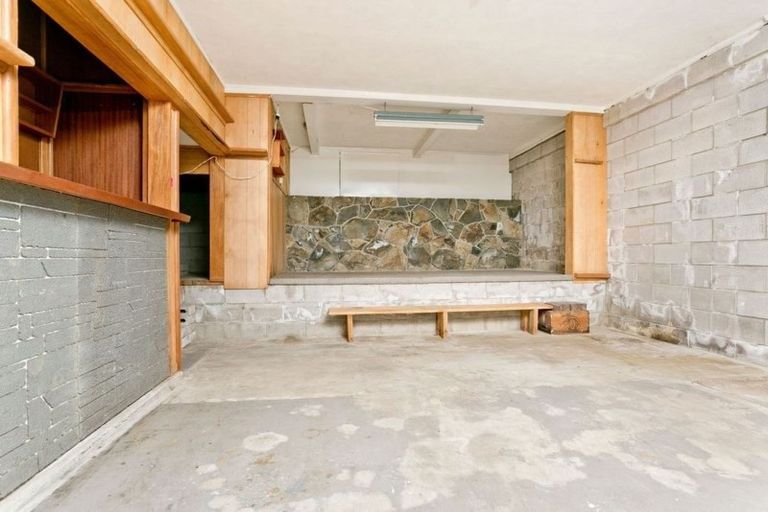 Photo of property in 22 Windermere Crescent, Blockhouse Bay, Auckland, 0600