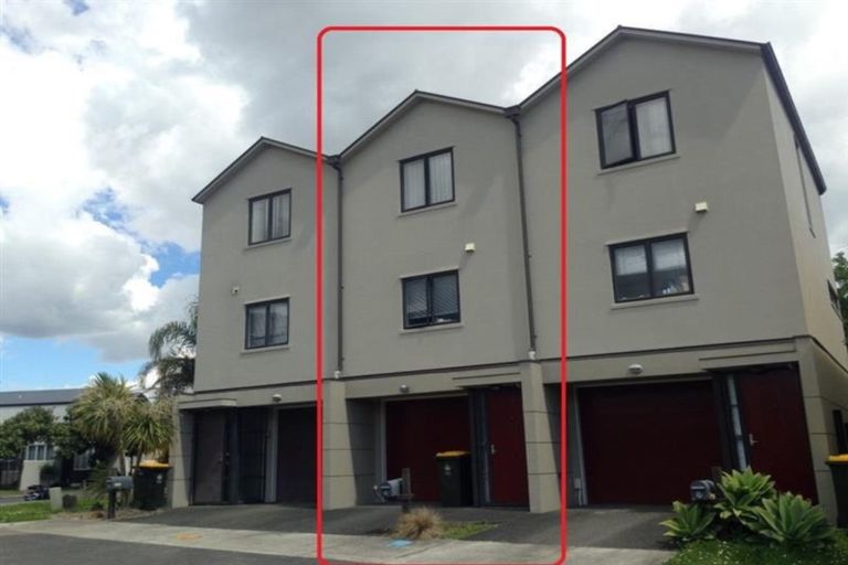 Photo of property in 4 Opito Way, East Tamaki, Auckland, 2013