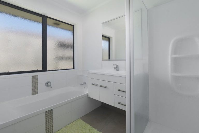 Photo of property in 54 Fairfax Crescent, Pyes Pa, Tauranga, 3112