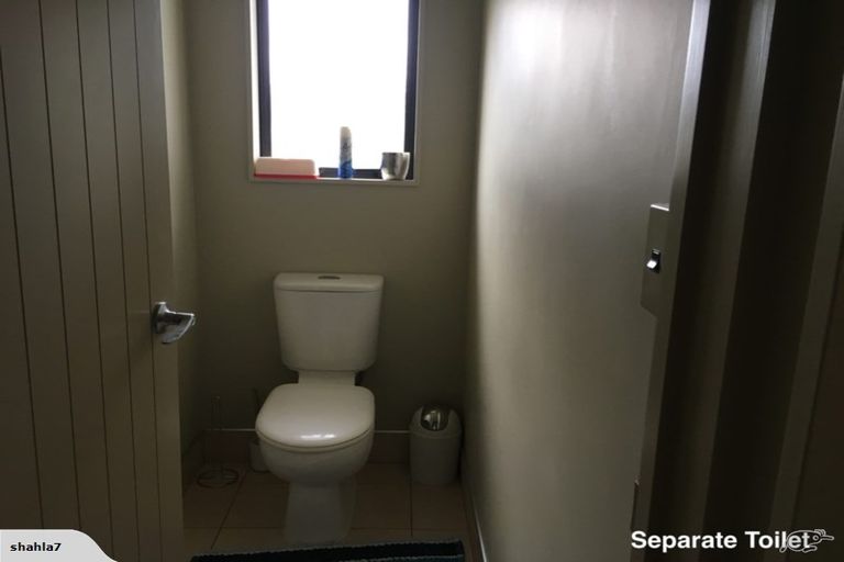 Photo of property in 4 Johnstone Drive, Fitzherbert, Palmerston North, 4410