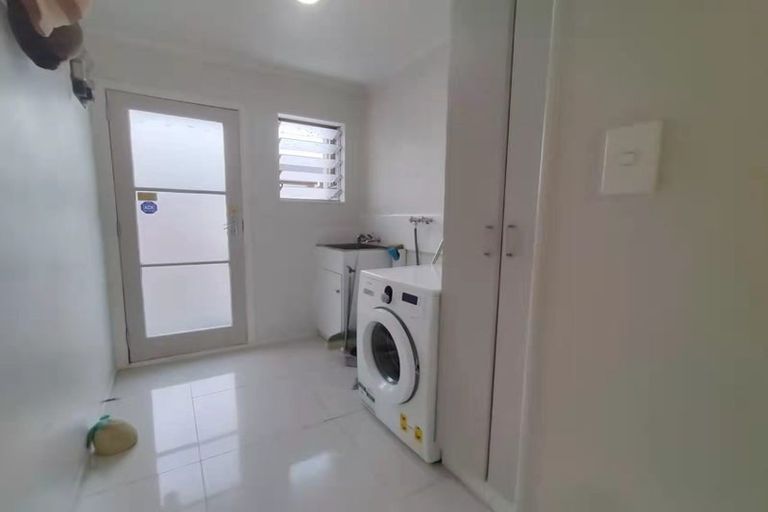 Photo of property in 69 Stanniland Street, Sunnyhills, Auckland, 2010