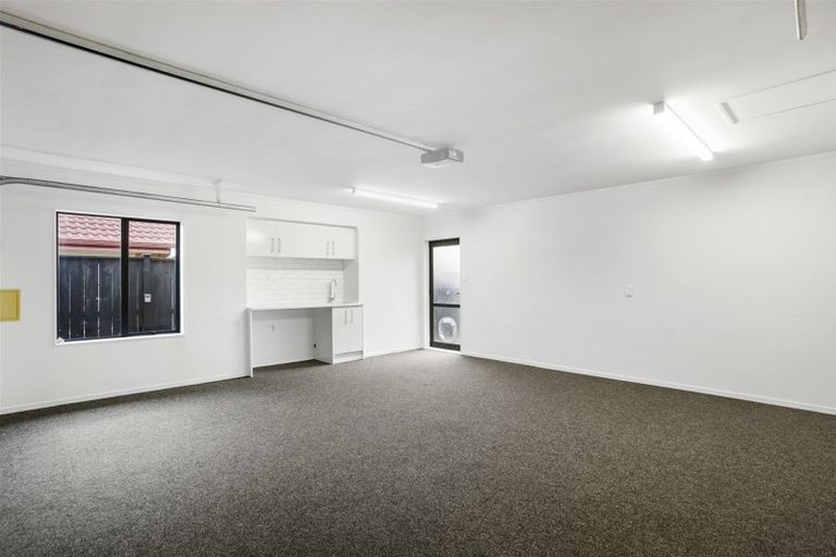 Photo of property in 34 Sandwick Drive, Weymouth, Auckland, 2103
