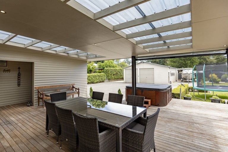 Photo of property in 16 Abbotsford Road, Waipawa, 4210