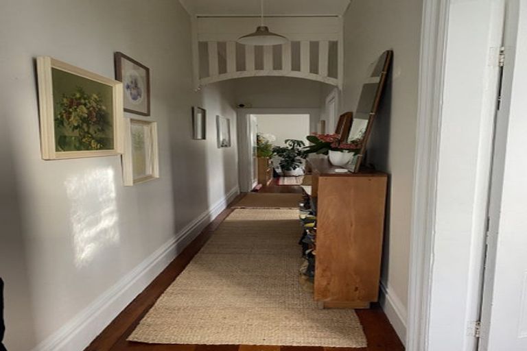 Photo of property in 32 Mckinley Crescent, Brooklyn, Wellington, 6021