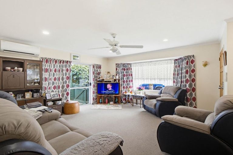 Photo of property in 15 Kingsbury Avenue, Rangiora, 7400