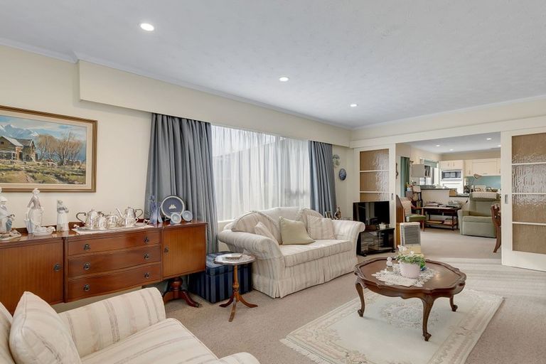 Photo of property in 42 Oxford Street, Tawa, Wellington, 5028