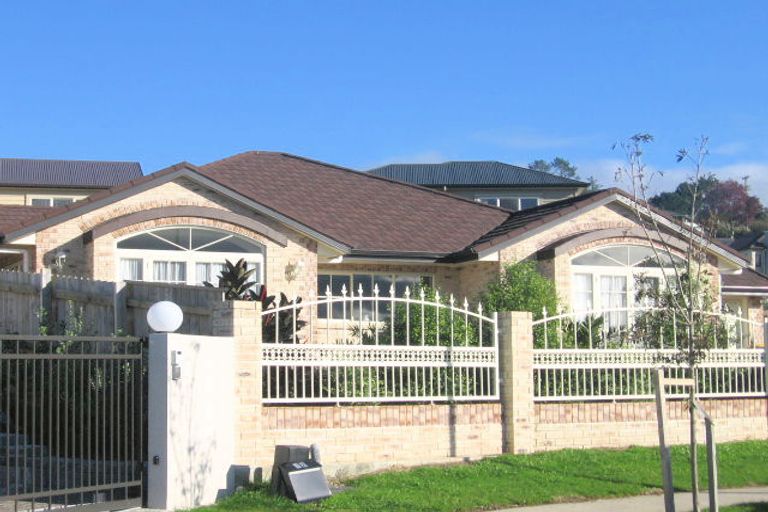 Photo of property in 14 Pittville Place, Henderson, Auckland, 0612