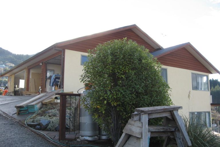 Photo of property in 4b Manata Lane, Fernhill, Queenstown, 9300