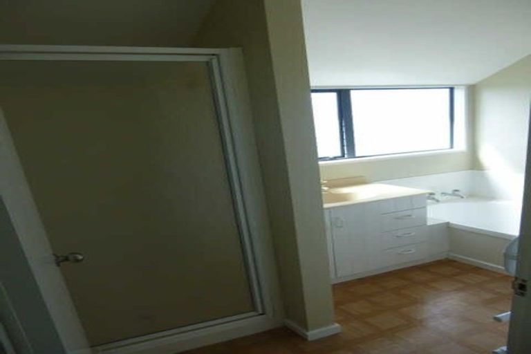 Photo of property in 70b Middlepark Road, Sockburn, Christchurch, 8042