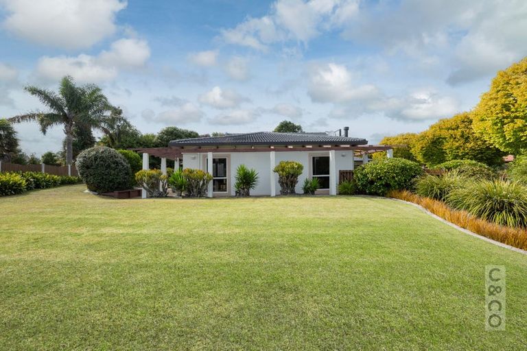 Photo of property in 41 Sunny Crescent, Huapai, Kumeu, 0810