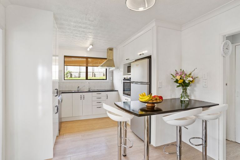 Photo of property in 70 Pemberton Avenue, Bayview, Auckland, 0629