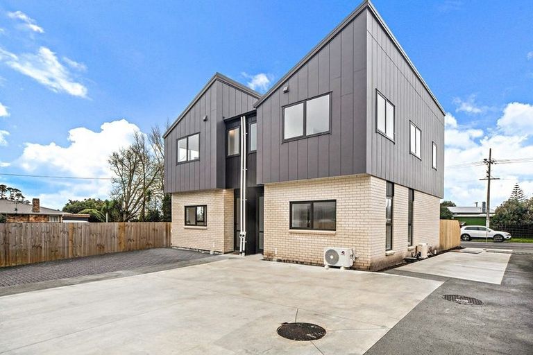 Photo of property in 94e Swanson Road, Henderson, Auckland, 0610