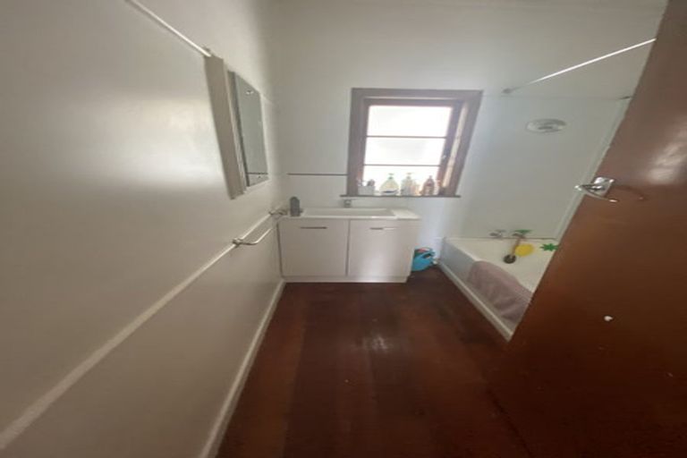 Photo of property in 77 Avalon Drive, Nawton, Hamilton, 3200