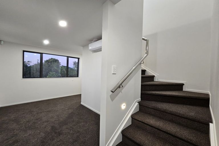 Photo of property in 8 Lewis Road, Pakuranga, Auckland, 2010