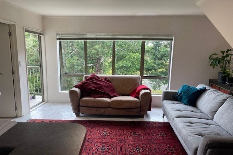 Photo of property in The Haven, 9/120 Beach Haven Road, Beach Haven, Auckland, 0626