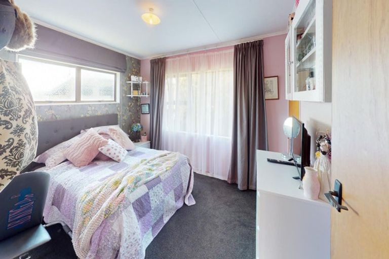 Photo of property in 3 Pryde Place, Feilding, 4702