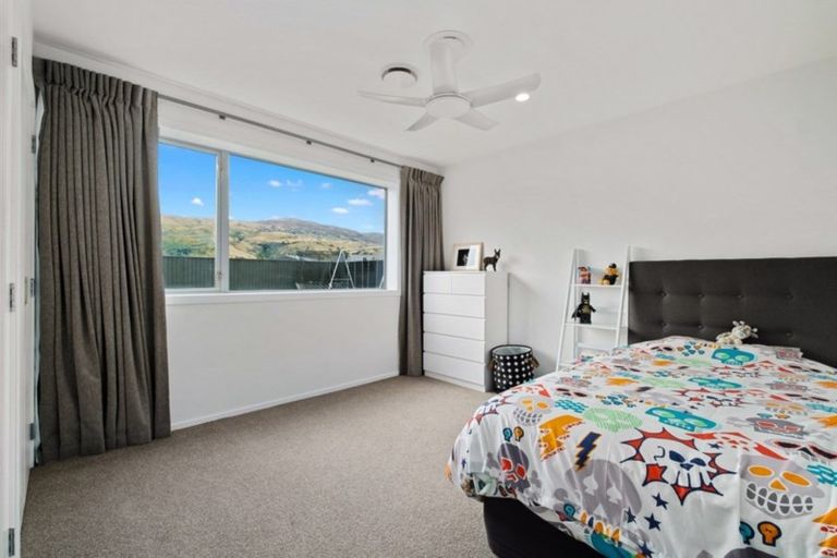 Photo of property in 25 Magnetic Place, Cromwell, 9310