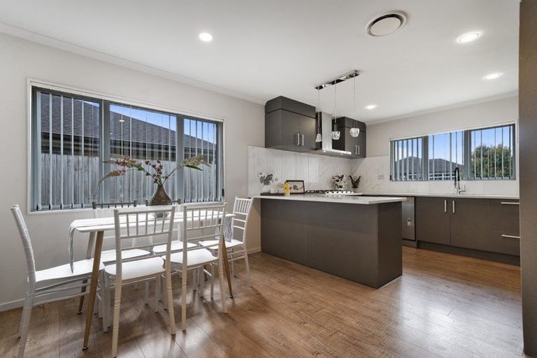 Photo of property in 16 Hihi Avenue, Takanini, 2112