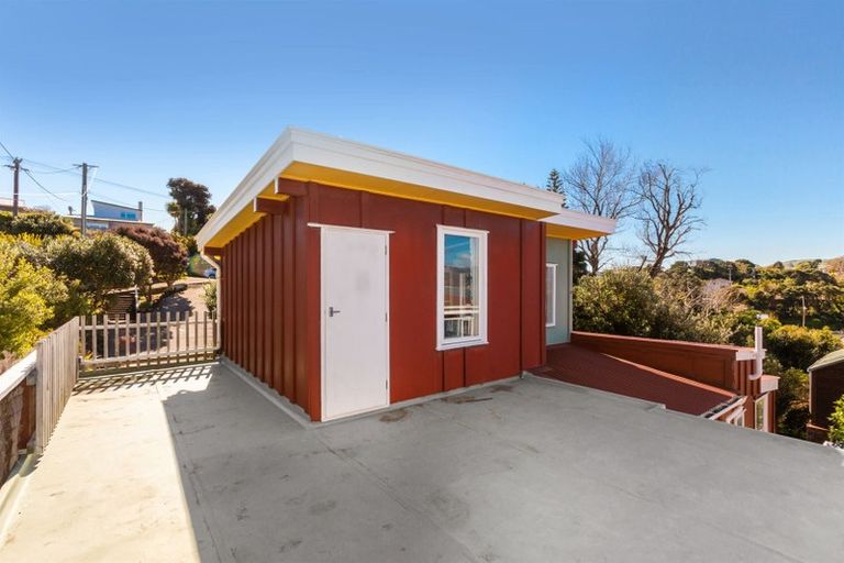 Photo of property in 15 Bayview Road, Paremata, Porirua, 5024
