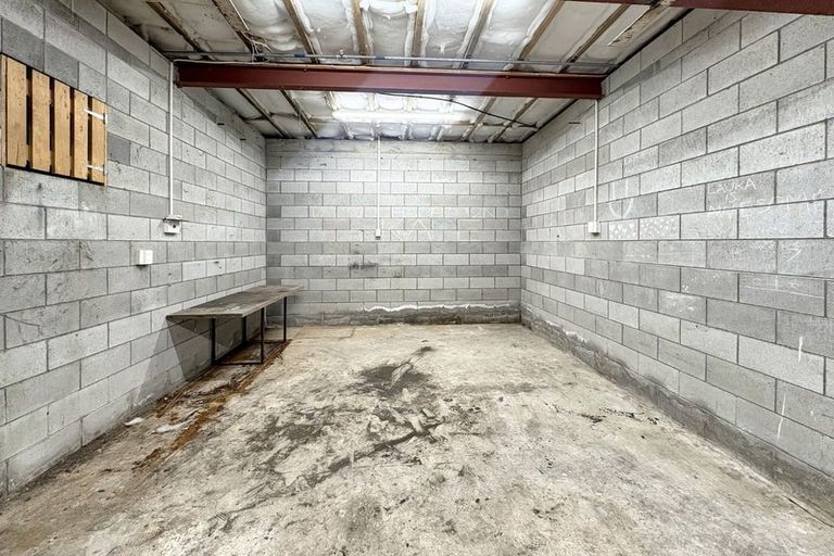 Photo of property in 24 Kent Road, Saint Johns Hill, Whanganui, 4501