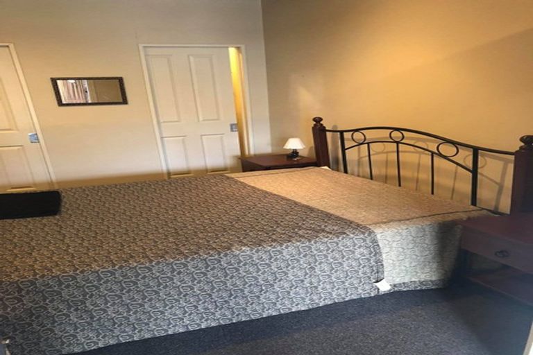 Photo of property in Atrium Towers, 8g/154 The Terrace, Wellington Central, Wellington, 6011