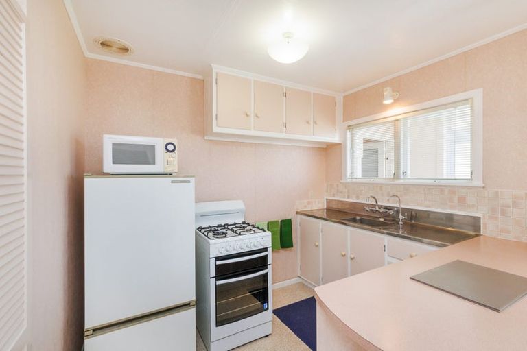 Photo of property in 18 Tararua Terrace, Cloverlea, Palmerston North, 4412