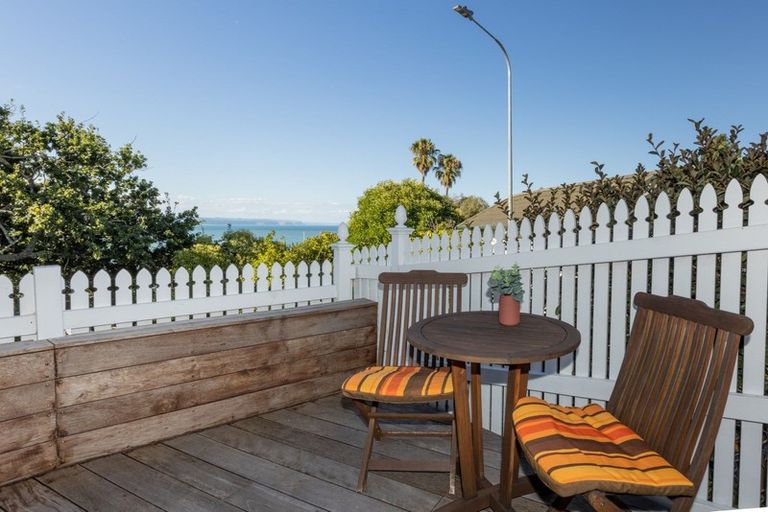 Photo of property in 14 Bay View Road, Bluff Hill, Napier, 4110