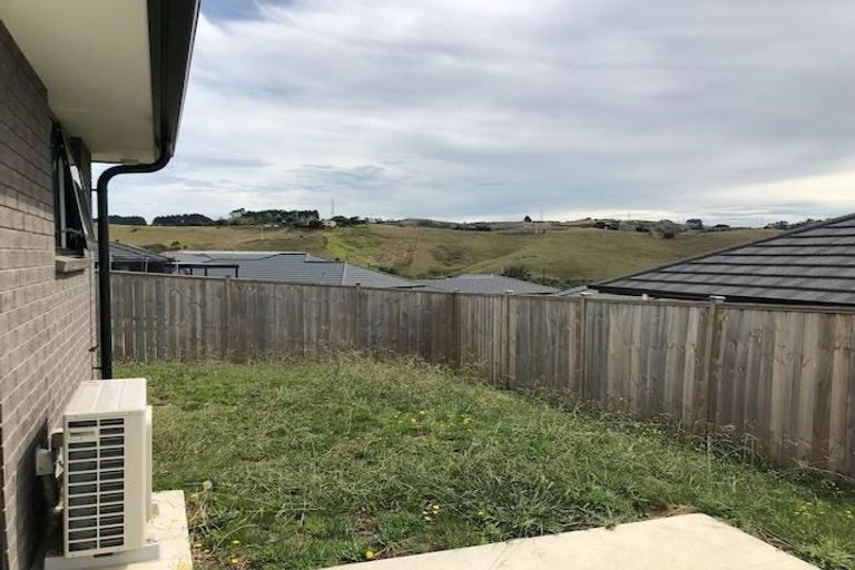 Photo of property in 4 James Elliot Way, Pokeno, 2402