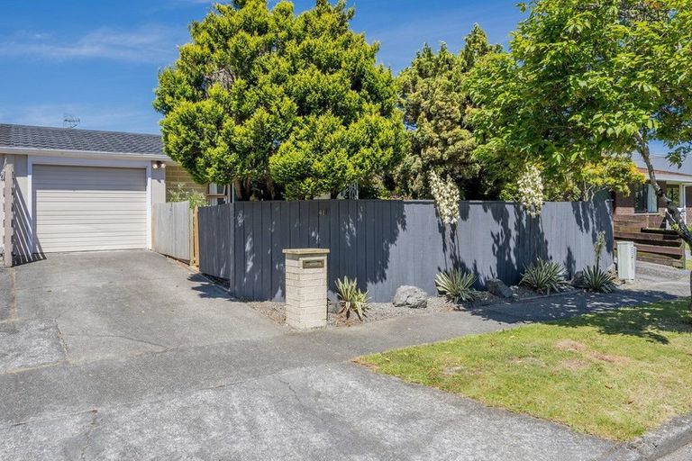 Photo of property in 41b Andrew Street, Waikanae, 5036
