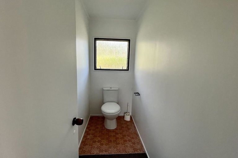 Photo of property in 2/107 Lake Road, Northcote, Auckland, 0627