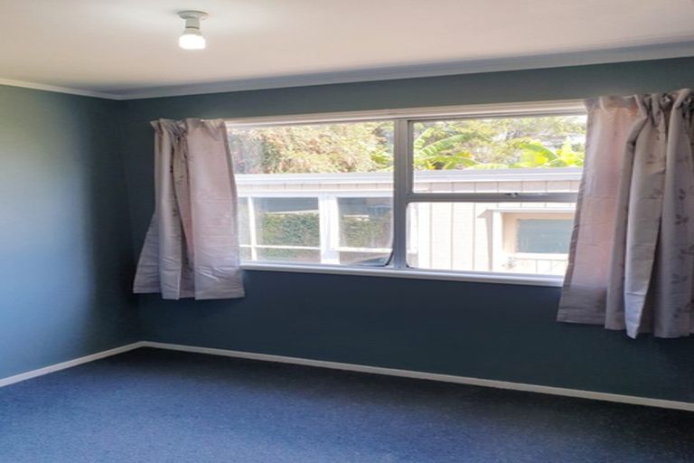 Photo of property in 105 Sycamore Drive, Sunnynook, Auckland, 0620